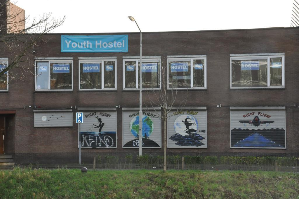 Breda Nightflight Jeugdherberg Exterior photo
